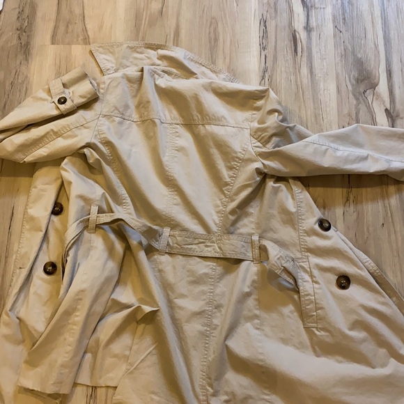 Belted trench coat - Picture 3 of 3